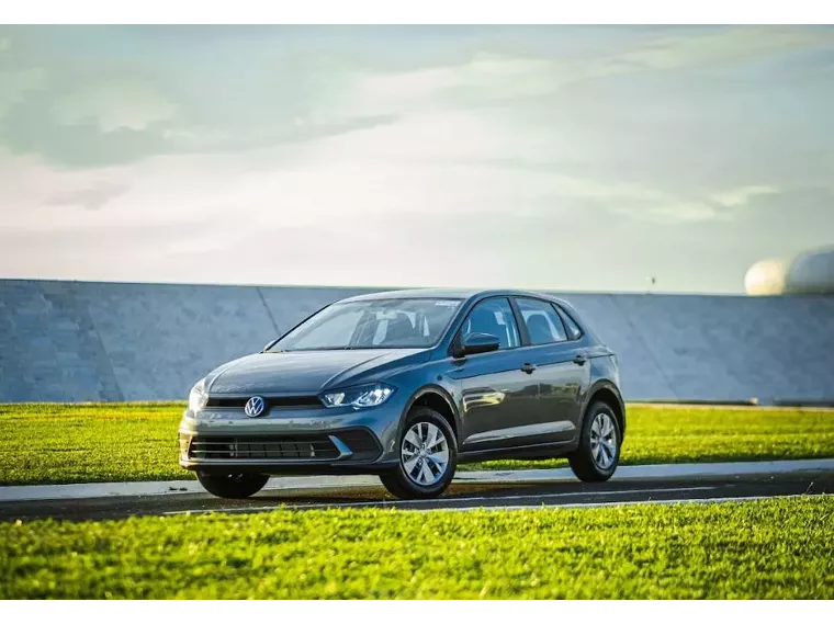 Volkswagen Polo Sedan Branco 12