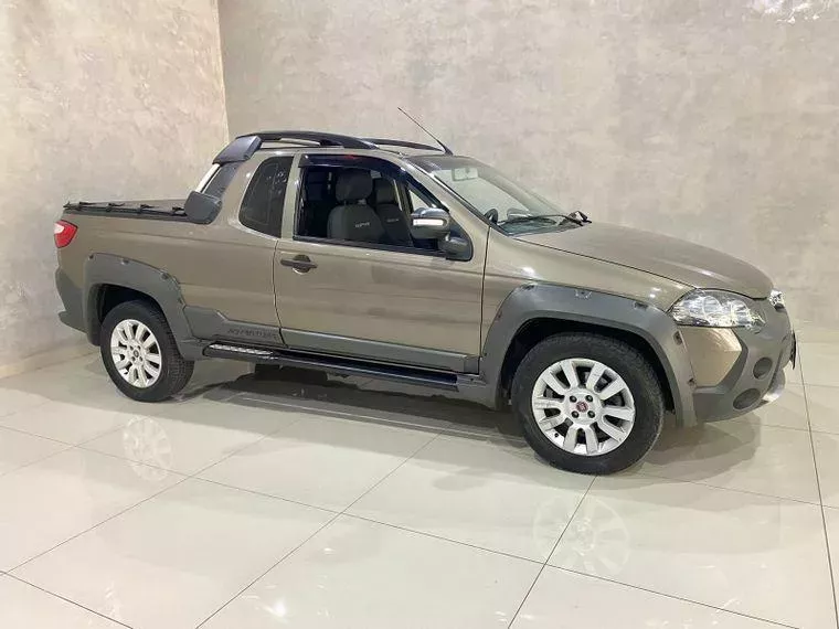 Fiat Strada Cinza 1