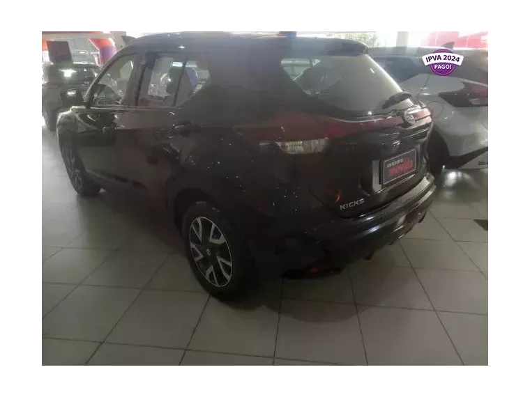 Nissan Kicks Preto 3