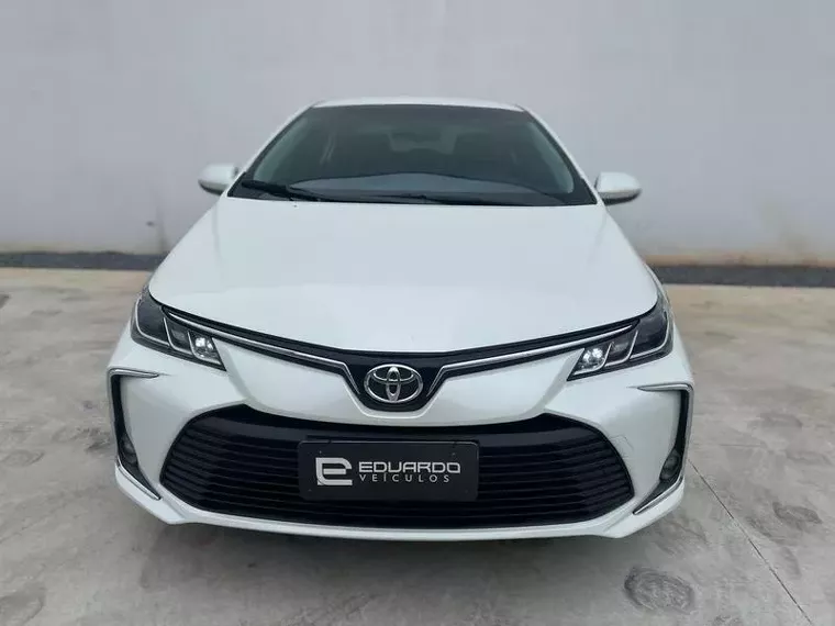 Toyota Corolla Branco 10