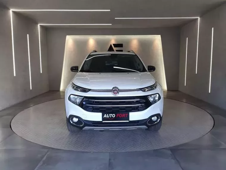 Fiat Toro Branco 12