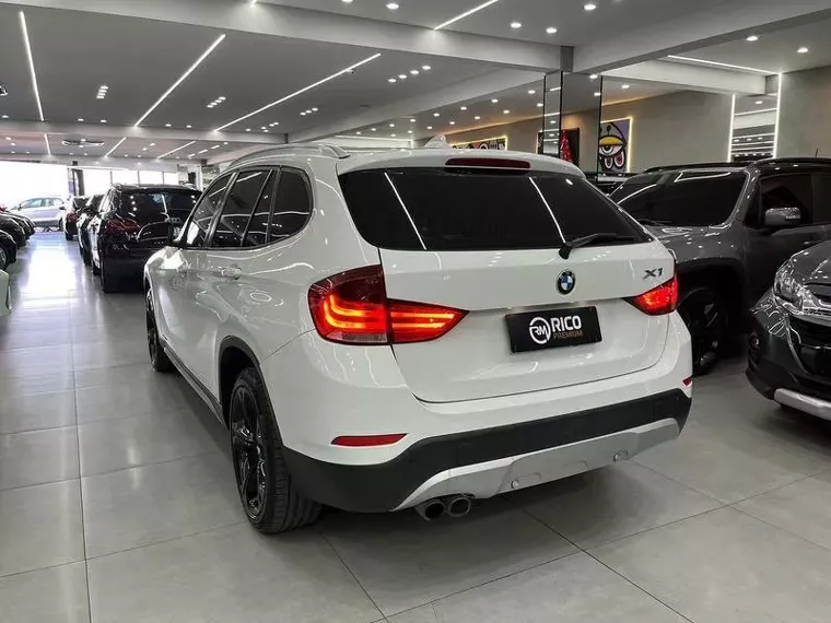 BMW X1 Branco 11