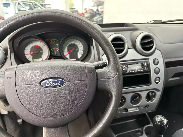 Ford Fiesta Prata 20