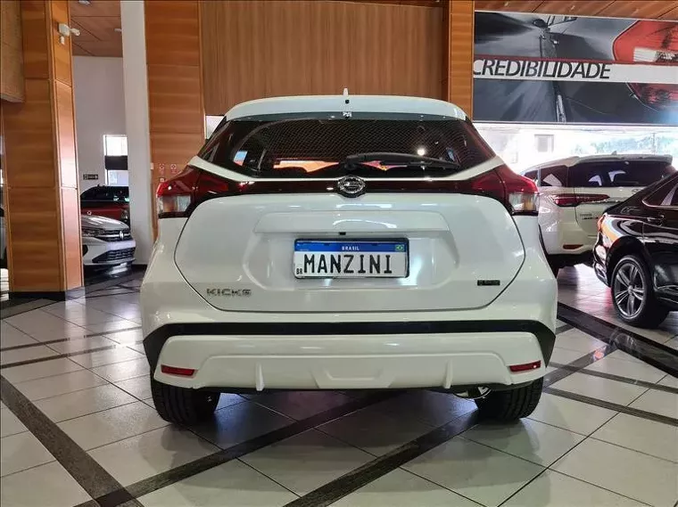 Nissan Kicks Branco 14