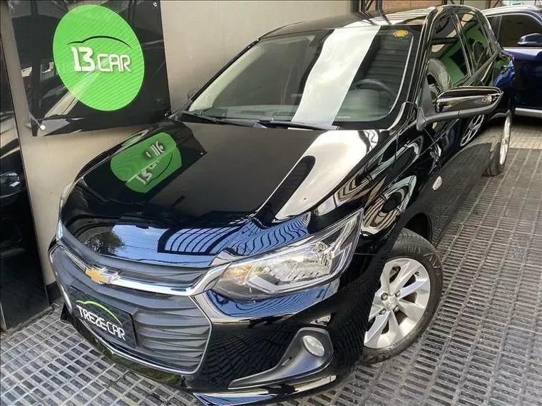 Chevrolet Onix Preto 6