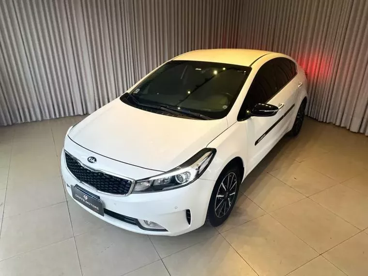 KIA Cerato Branco 10