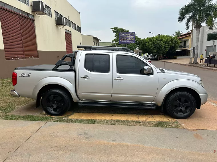 Nissan Frontier Prata 2