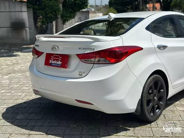 Hyundai Elantra Branco 10