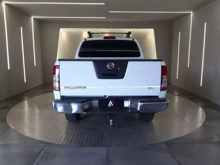 Nissan Frontier Branco 2