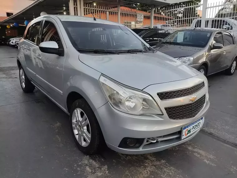 Chevrolet Agile Prata 3