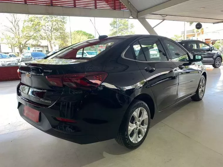 Chevrolet Onix Preto 10