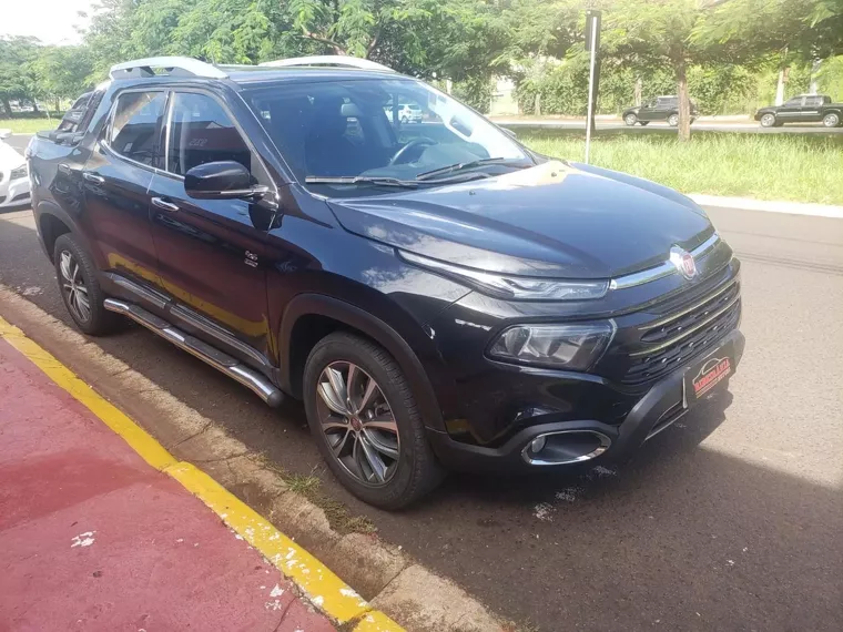 Fiat Toro Preto 6