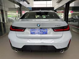 BMW 320i
