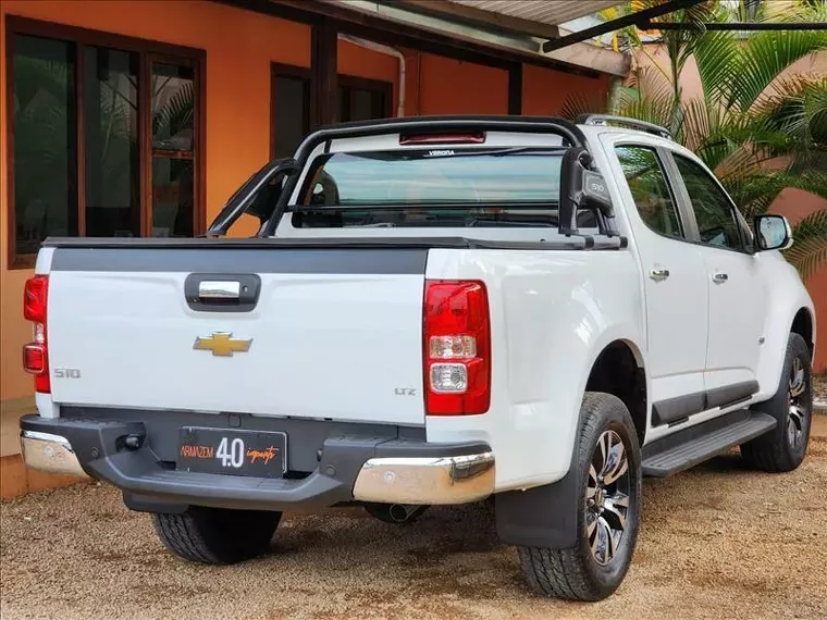 Chevrolet S10 Branco 16