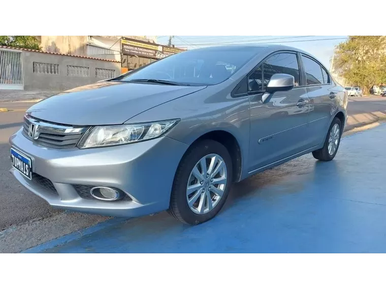 Honda Civic Cinza 1