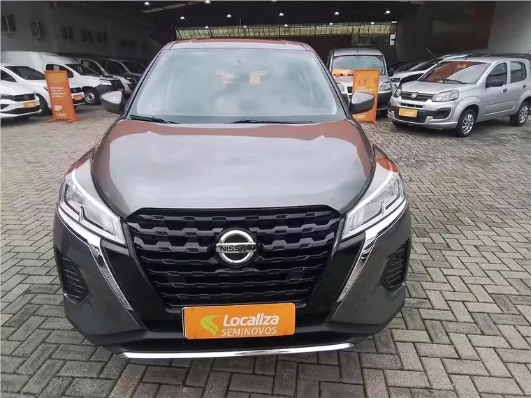 Nissan Kicks Cinza 4