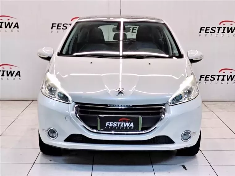 Peugeot 208 Branco 6