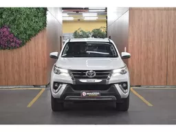 Toyota Hilux SW4