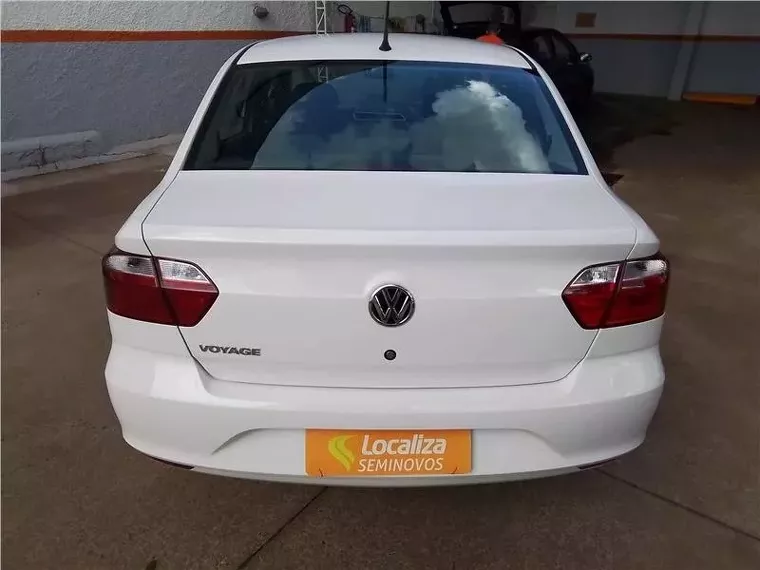 Volkswagen Voyage Branco 2