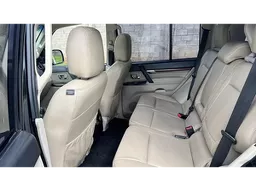 Mitsubishi Pajero Full