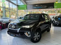 Toyota Hilux SW4