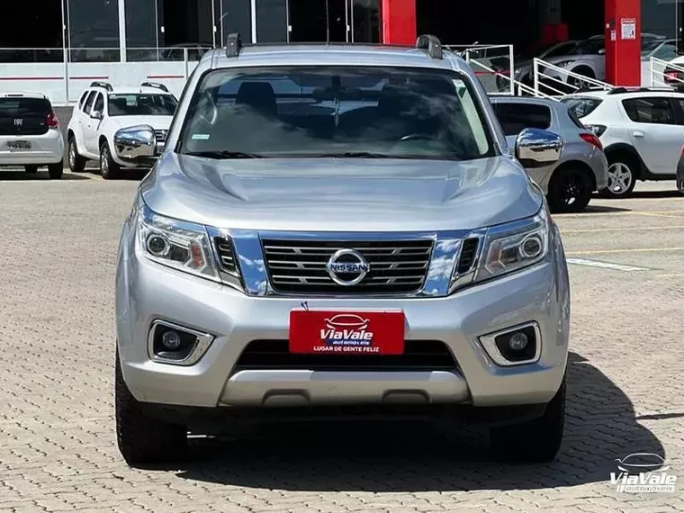 Nissan Frontier Prata 16