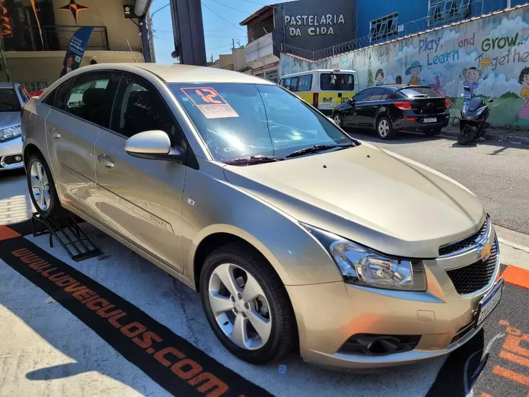 Chevrolet Cruze Dourado 5