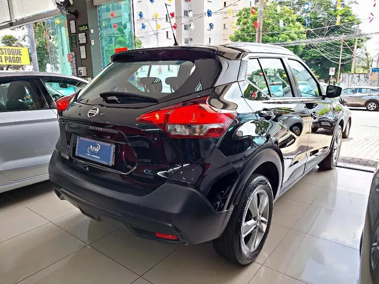 Nissan Kicks Preto 3