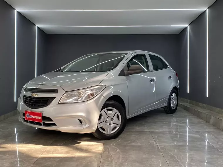 Chevrolet Onix Prata 2