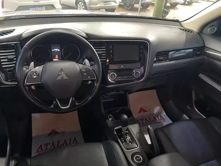 Mitsubishi Outlander Cinza 6