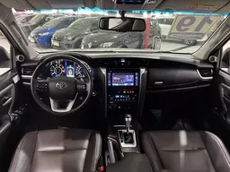 Toyota Hilux SW4