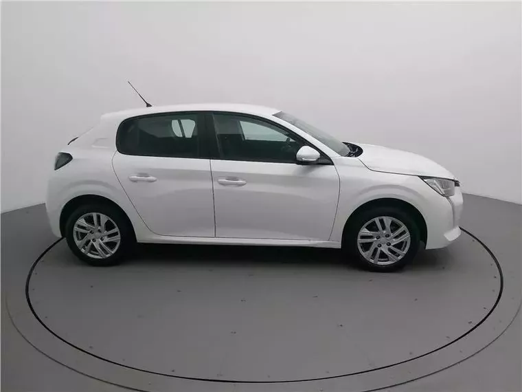 Peugeot 208 Branco 14