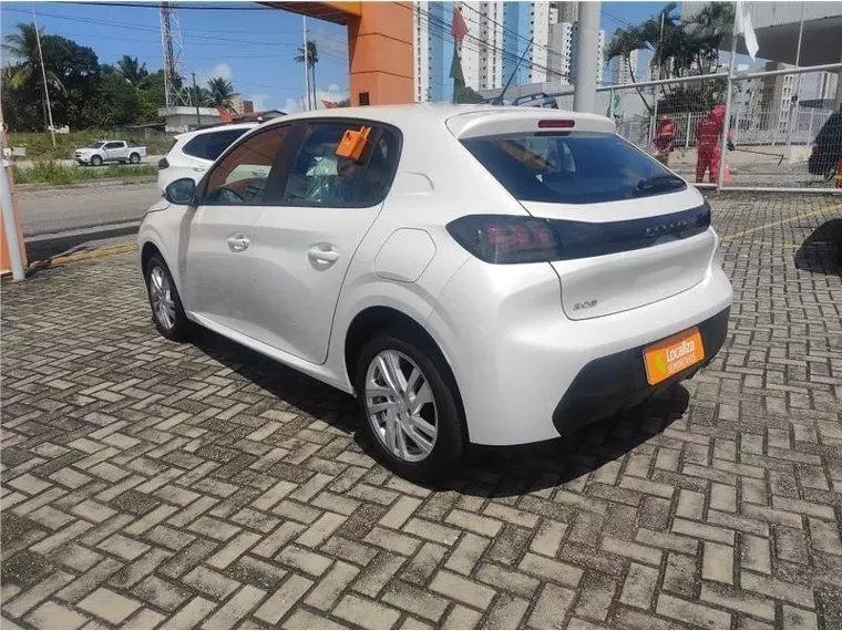 Peugeot 208 Branco 9