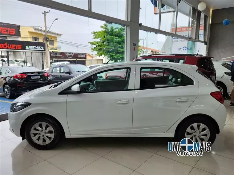 Chevrolet Onix Branco 13