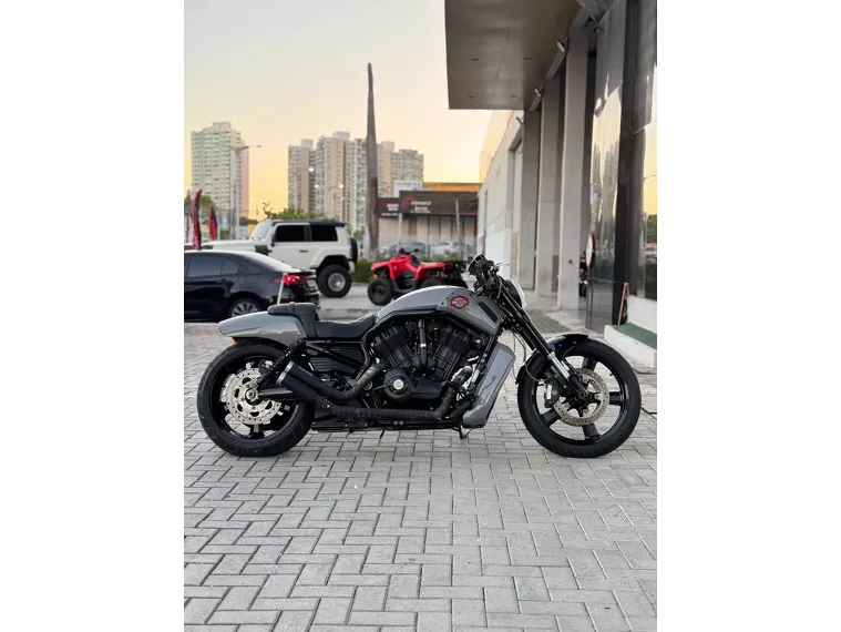 Harley-Davidson V-Rod Cinza 1