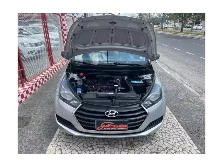 Hyundai HB20 Prata 6