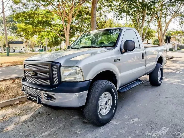 Ford F-250 Prata 3