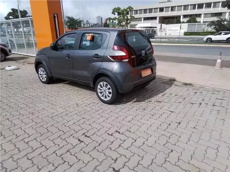 Fiat Mobi Prata 3