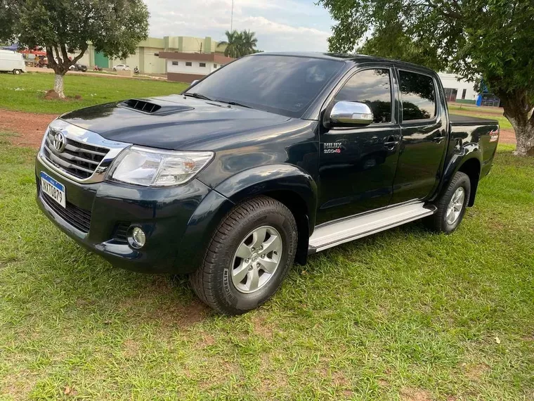 Toyota Hilux Preto 4