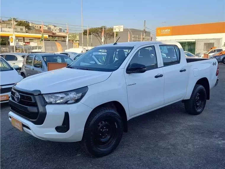 Toyota Hilux Branco 3