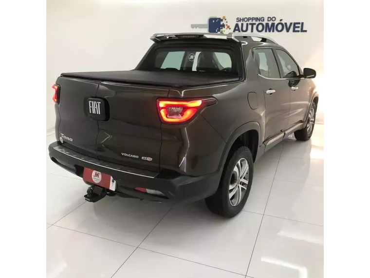 Fiat Toro Marrom 14