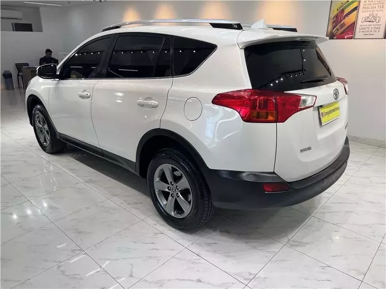 Toyota RAV4 Branco 6