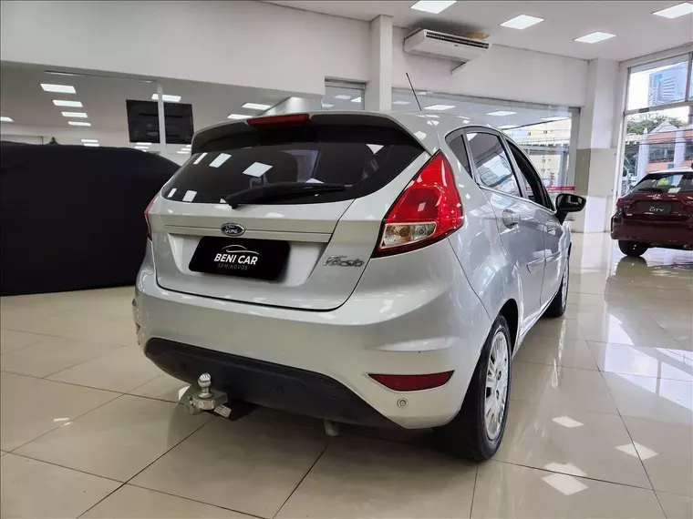 Ford Fiesta Prata 5