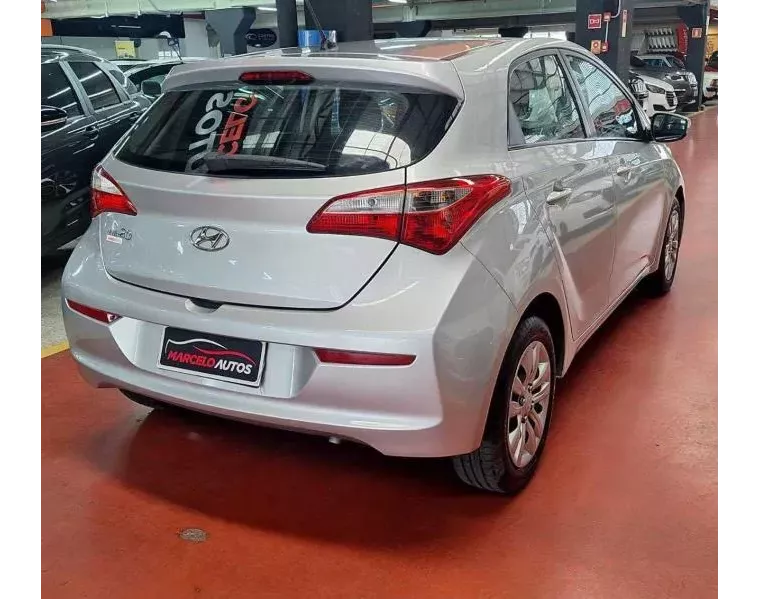 Hyundai HB20 Prata 6