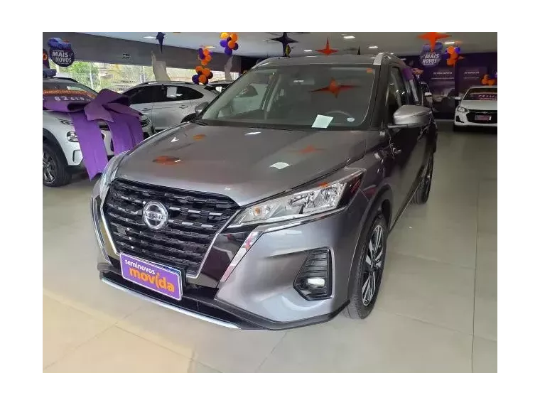 Nissan Kicks Cinza 2