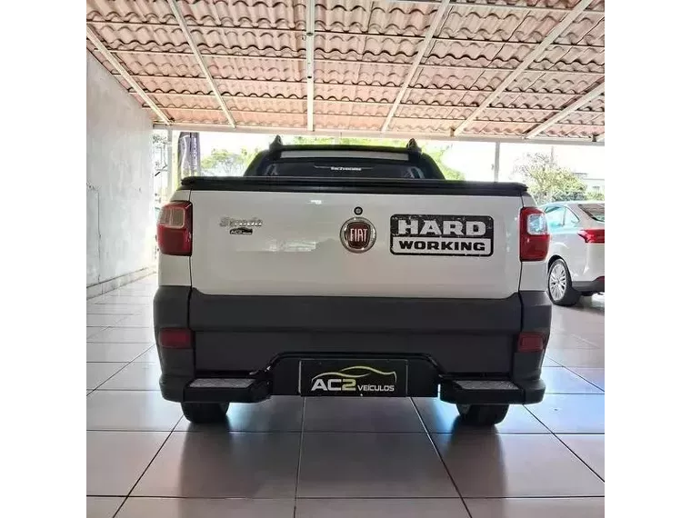 Fiat Strada Branco 1