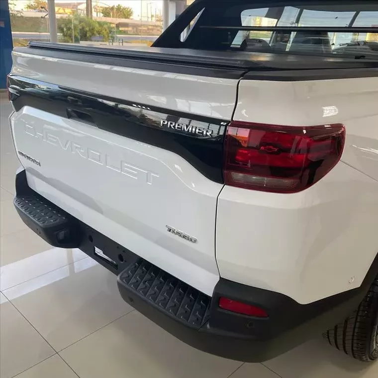 Chevrolet Montana Branco 18