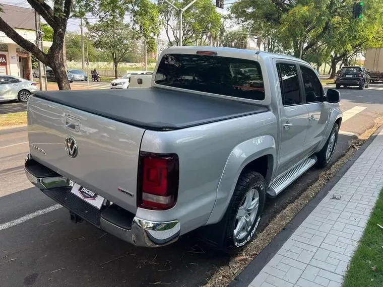 Volkswagen Amarok Prata 1