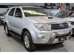 Toyota Hilux SW4