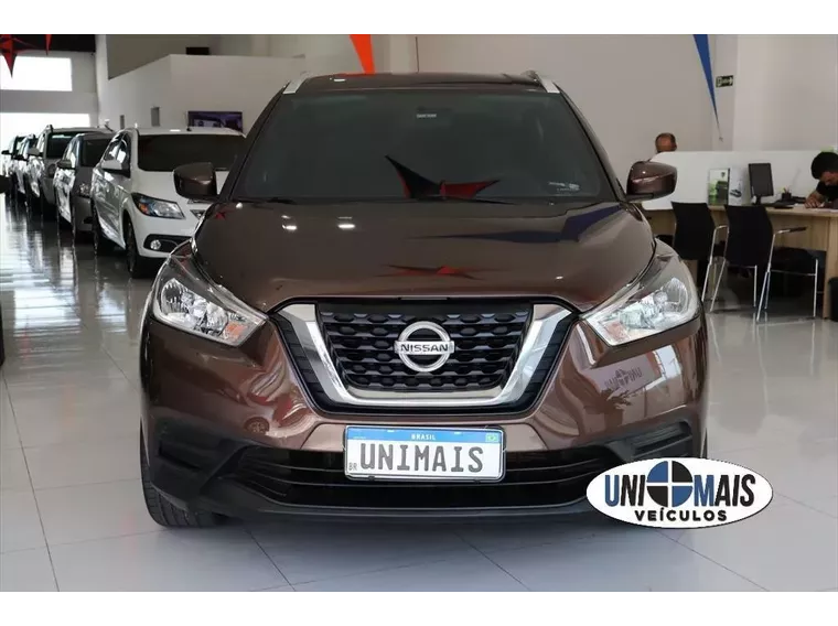 Nissan Kicks Marrom 14